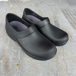 Black Crocs work clog